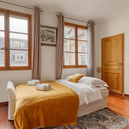 Bohemian & Authentic Parisian Flat - 07