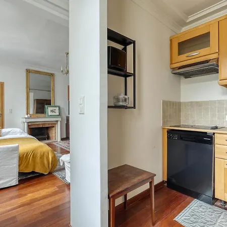 Bohemian & Authentic Parisian Flat - 07