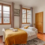 Bohemian & Authentic Parisian Flat - 07